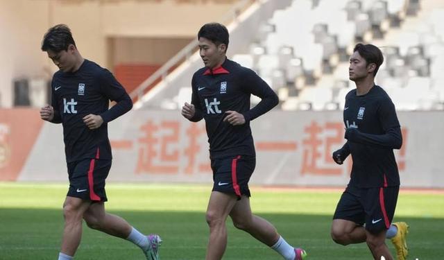关于廖锦涛完成国家队首秀国足小胜中国香港队的信息