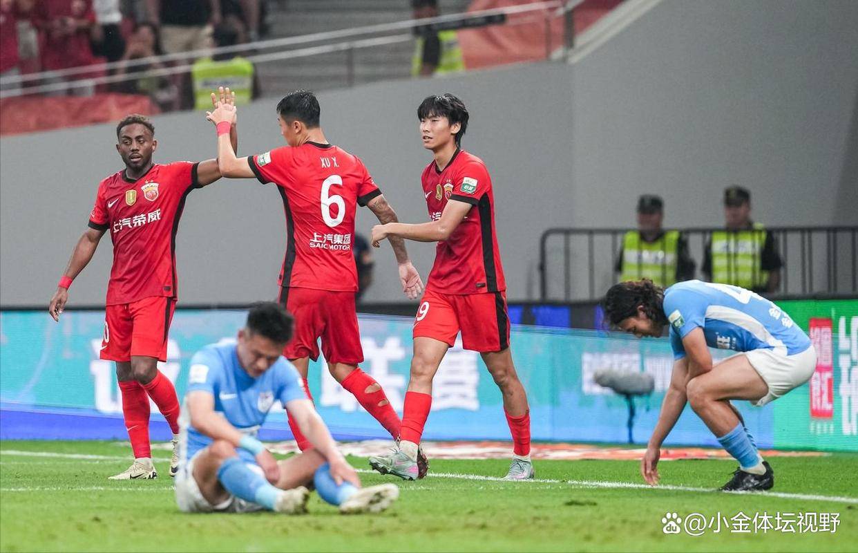 中超-莱昂纳多传射李新翔破门十人海港3-1河南