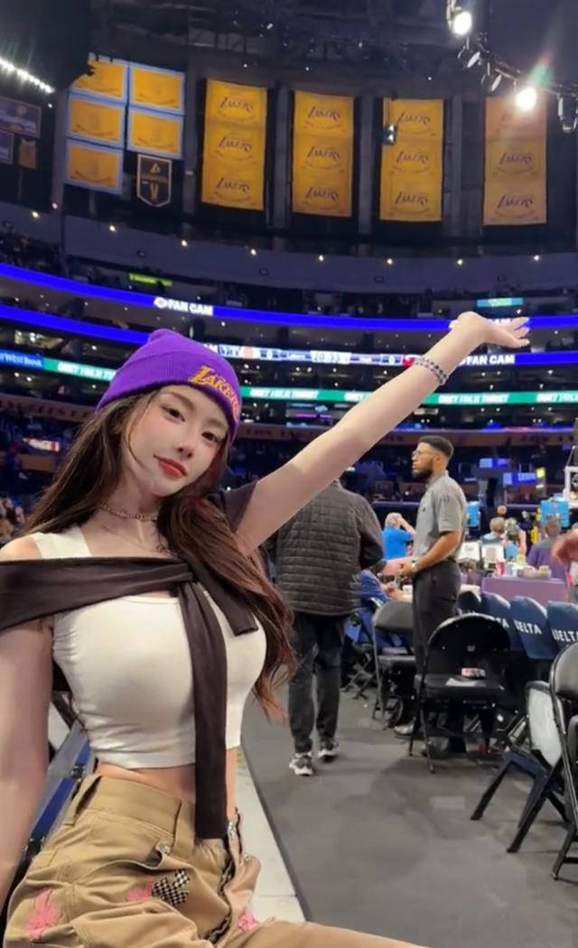精彩瞬间惊艳球迷，恣意嘉惠篮球热情的简单介绍