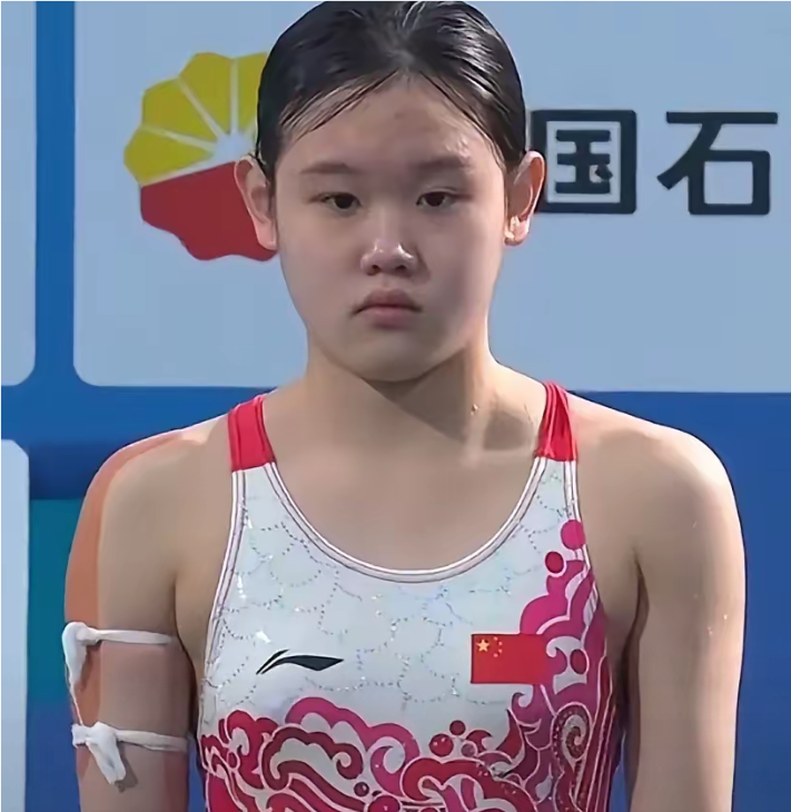 巴西游泳选手成功卫冕女子项目冠军